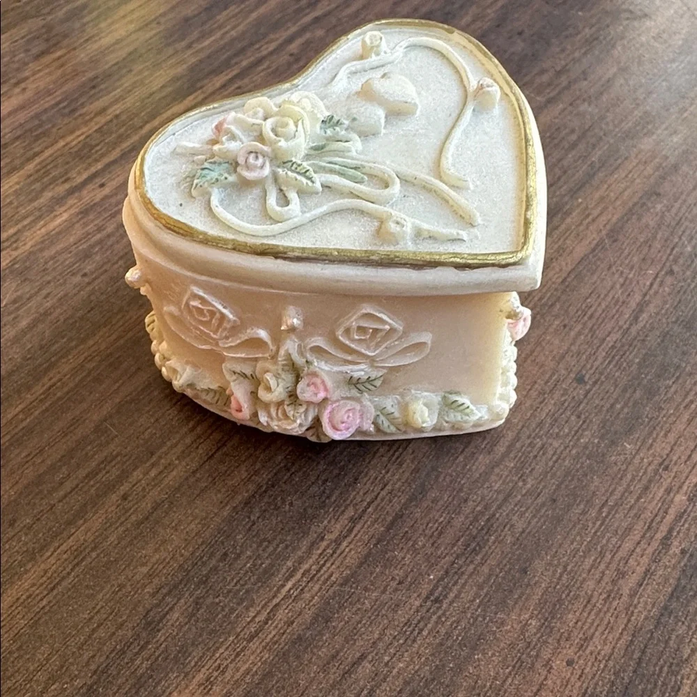 Heart-Shaped Floral Trinket Box with Roses and Ribbons. Very small 2x2x1